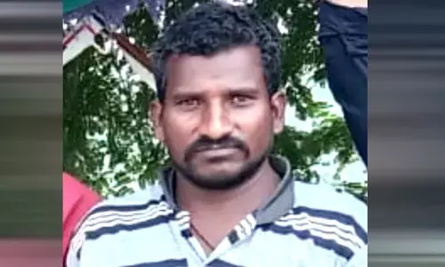 Tractor Driver died : లక్డారంలో విషాదం.. క్వారీ గుంతలో ట్రాక్టర్ బోల్తా.. డ్రైవర్ గల్లంతు