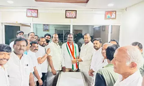 Shock to BRS: పీర్జాదిగూడ బీఆర్ఎస్‌కు మరో భారీ షాక్.. కాంగ్రెస్‌లో చేరిన మరో ఇద్దరు కార్పొరేటర్‌లు