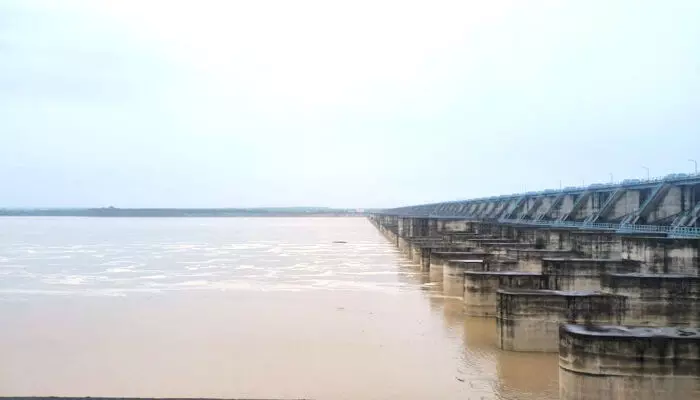 Kaleshwaram project : కాలేశ్వరం ప్రాజెక్టుకు కొనసాగుతున్న వరద Kaleshwaram project : కాలేశ్వరం ప్రాజెక్టుకు కొనసాగుతున్న వరద
