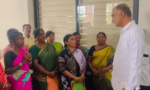 Harish Rao: వీరి సమస్యలు తక్షణమే పరిష్కరించాలి..! హరీష్ రావు డిమాండ్
