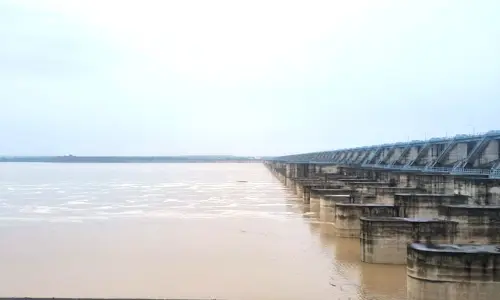 Kaleshwaram project : కాలేశ్వరం ప్రాజెక్టుకు కొనసాగుతున్న వరద