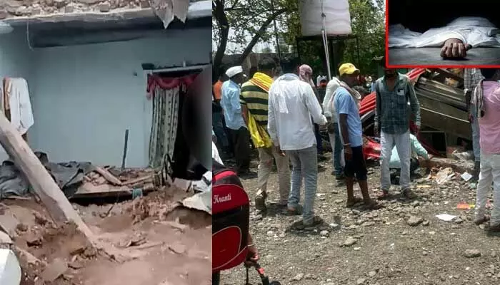 అల్లూరి జిల్లాలో విషాదం.. భారీ వర్షంతో మహిళ మృతి అల్లూరి జిల్లాలో విషాదం.. భారీ వర్షంతో మహిళ మృతి
