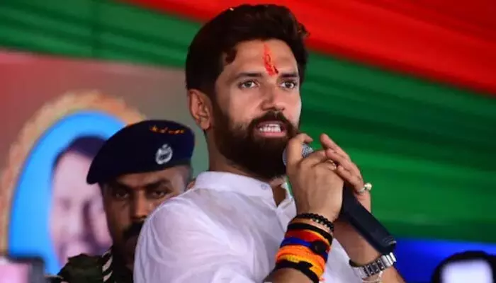 కులగణనతో సమాజం చీలిపోయే ప్రమాదం..చిరాగ్ పాశ్వాన్ కీలక వ్యాఖ్యలు కులగణనతో సమాజం చీలిపోయే ప్రమాదం..చిరాగ్ పాశ్వాన్ కీలక వ్యాఖ్యలు