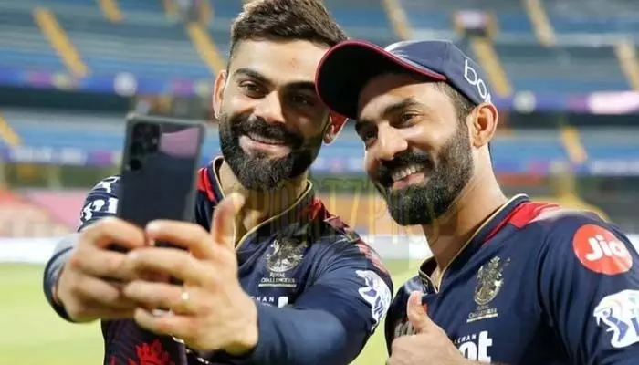 Virat Kohli : కోహ్లీకి ఆ టాపిక్ అంటే చాలా ఆసక్తి.. దినేశ్ కార్తీక్ ఇంట్రెస్టింగ్ కామెంట్స్ Virat Kohli : కోహ్లీకి ఆ టాపిక్ అంటే చాలా ఆసక్తి.. దినేశ్ కార్తీక్ ఇంట్రెస్టింగ్ కామెంట్స్