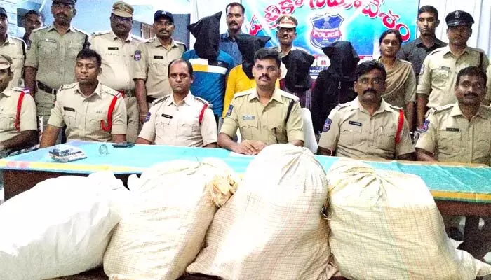 Marijuana : భారీగా గంజాయి పట్టివేత Marijuana : భారీగా గంజాయి పట్టివేత