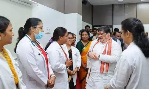 Minister Ponnam Prabhakar : తార్నాక ఆస్పత్రిని సందర్శించిన మంత్రి పొన్నం