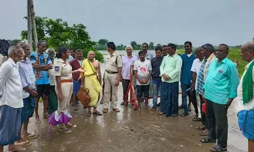 Police Commissioner : లోతట్టు ప్రాంతాల ప్రజలు అప్రమత్తంగా ఉండాలి..