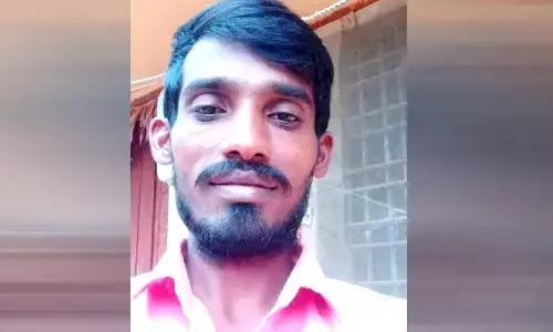 young man died : కారు ఢీకొని యువకుడు దుర్మరణం