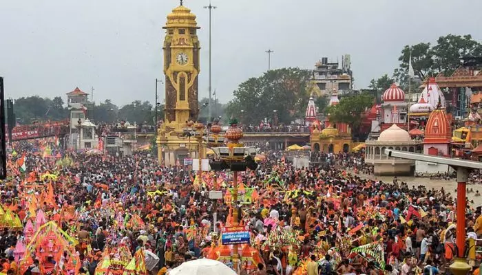 Kanwar Yatra : కన్వర్ యాత్ర మార్గంలో ‘నేమ్ప్లేట్ల’ వ్యవహారంపై ‘సుప్రీం’లో పిటిషన్ Kanwar Yatra : కన్వర్ యాత్ర మార్గంలో ‘నేమ్ప్లేట్ల’ వ్యవహారంపై ‘సుప్రీం’లో పిటిషన్