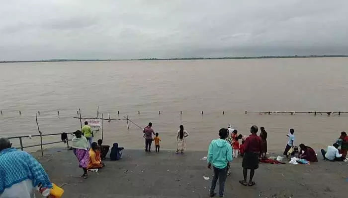 Flood : మేడిగడ్డ ప్రాజెక్టుకు పెరుగుతున్న వరద ప్రవాహం Flood : మేడిగడ్డ ప్రాజెక్టుకు పెరుగుతున్న వరద ప్రవాహం