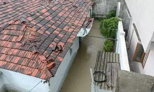 Flood : ఇండ్లలోకి చేరిన వరద..