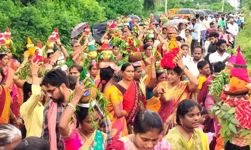 Bonalu : జూలూరుపాడులో ఘనంగా బోనాల జాతర