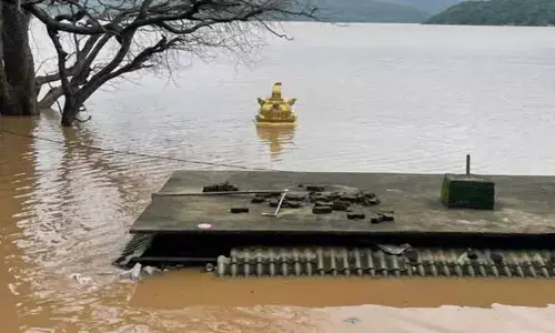 Heavy Rains:భారీ వర్షాలు..మునిగిన గండిపోచమ్మ ఆలయం