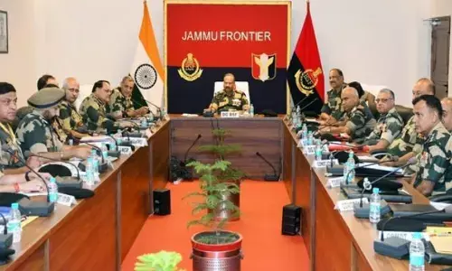 BSF Chief : జమ్మూ బార్డర్‌లో సైనిక సన్నద్ధతపై బీఎస్ఎఫ్ చీఫ్ సమీక్ష