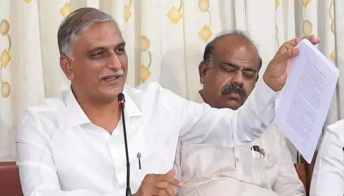 Harish Rao: రాష్ట్రంలో సర్కార్ మొద్దు నిద్రపోతోంది: మాజీ మంత్రి హరీష్రావు ఘాటు వ్యాఖ్యలు Harish Rao: రాష్ట్రంలో సర్కార్ మొద్దు నిద్రపోతోంది: మాజీ మంత్రి హరీష్రావు ఘాటు వ్యాఖ్యలు
