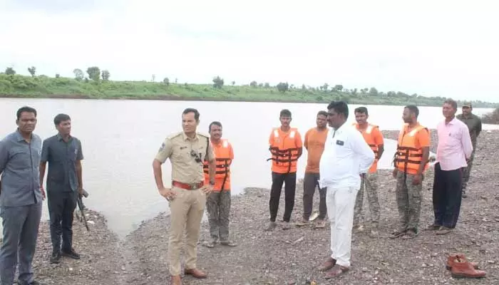 Missing : పెనుగంగా నదిలో యువకుడు గల్లంతు Missing : పెనుగంగా నదిలో యువకుడు గల్లంతు