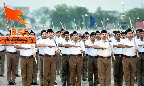 Government Employees: ప్రభుత్వ ఉద్యోగులకు గుడ్ న్యూస్.. 58 ఏళ్ల తరువాత ఆ నిషేధాన్ని ఎత్తివేసిన కేంద్రం