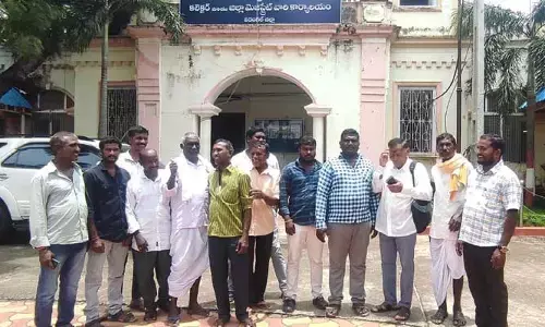 Warangal Collectorate : ‘ప్రభుత్వం మాకు ఇచ్చిన భూమిని రక్షించండి’