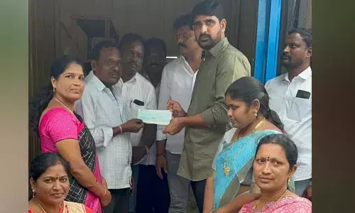 MLA Padi Kaushik Reddy : అగ్ని ప్రమాద బాధితులను ప్రభుత్వం ఆదుకోవాలి..
