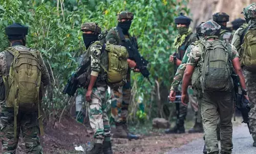 Terrorist Attack : శౌర్య చక్ర గ్రహీత ఇంటిపై ఉగ్రదాడి..సైన్యం కాల్పుల్లో టెర్రరిస్టు మృతి