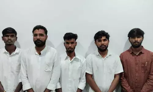 Arrest : పాఠశాలలో బెదిరించి  డబ్బులు డిమాండ్ చేసిన ఐదుగురు అరెస్ట్