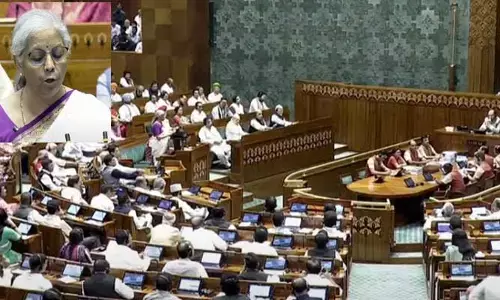 Breaking: పార్లమెంట్‌లో  ‘కేంద్ర బడ్జెట్’ ప్రవేశ పెట్టిన నిర్మలా సీతారామన్