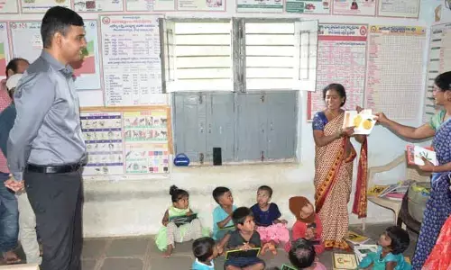 Collector : ఆంగ్ల భాష పై విద్యార్థులు పట్టు సాధించాలి...
