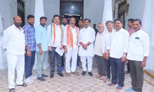 Vemulawada : తమ బదిలీలను ఆపండి..ప్రభుత్వ విప్‌లను కోరిన రాజన్న ఆలయ ఉద్యోగులు