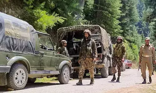 Terrar attacK: కశ్మీర్‌లో చొరబాటుకు ఉగ్రవాదుల యత్నం..తిప్పికొట్టిన భద్రతా బలగాలు