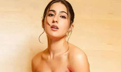పింక్ డ్రెస్‌లో సారా అలీఖాన్ హాట్ ట్రీట్.. ఫొటోలు వైరల్