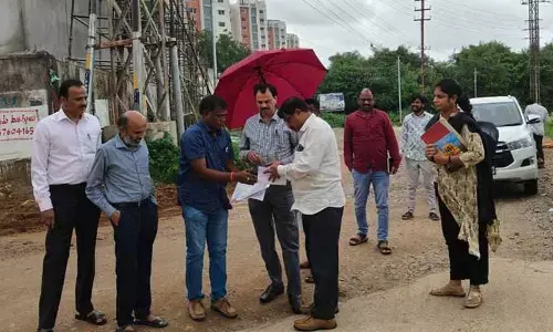 Pet Basheerabad:  ప్రభుత్వ భూములను పరిశీలించిన అదనపు కలెక్టర్
