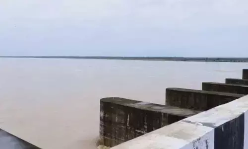 Medigadda Barrage : మేడిగడ్డ బ్యారేజీ కి తగ్గుముఖం పట్టిన వరద ప్రవాహం