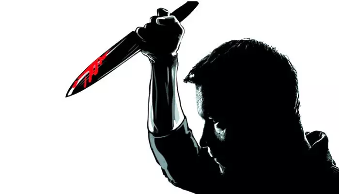 Knife attack : మద్యం మత్తులో గొడవ... కత్తితో దాడి... Knife attack : మద్యం మత్తులో గొడవ... కత్తితో దాడి...