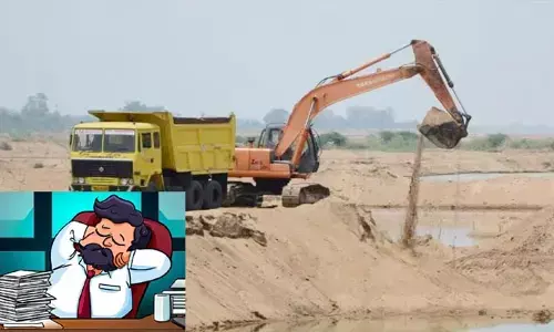 Illegal Mining: అక్రమ మైనింగ్‌పై అధికారుల మౌనం.. రూ.కోట్లలో సర్కార్ ఆదాయానికి గండి