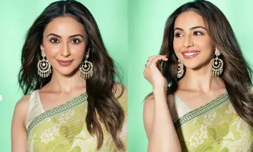 Rakul Preet Sing: గ్రీన్ శారీలో రకుల్.. ఇంత అందంగా ఎలా పుట్టావ్ అంటున్న నెటిజన్స్