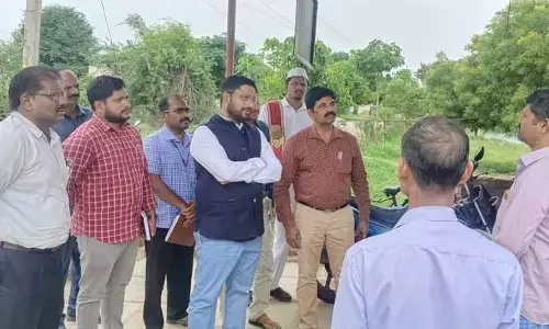 Collector Rizwan Basha : సాంకేతిక లోపాన్ని వెంటనే పరిష్కరించి రైతులకు సహకరించాలి