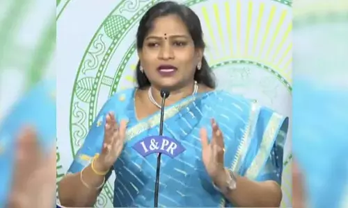 మాజీ సీఎం జగన్ ఢిల్లీ ధర్నా సినిమా సెట్టింగులా ఉంది: హోంమంత్రి అనిత