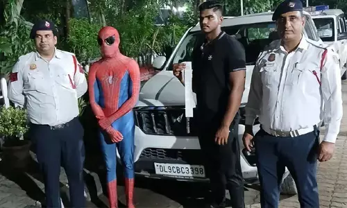 Spider-man Arrest: ఢిల్లీలో స్పైడర్‌మ్యాన్‌ను అరెస్ట్ చేసిన పోలీసులు