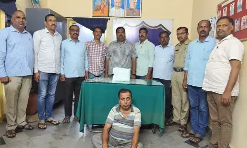 Arrest : గంజాయి విక్రయానికి పాల్పడిన వ్యక్తి అరెస్ట్