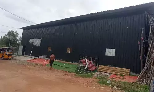 illegal constructions : టౌన్ ప్లానింగ్ అధికారుల అండదండలతోనే అక్రమ నిర్మాణాలు..