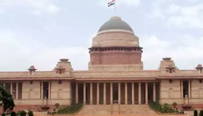 Rashtrapati Bhavan: రాష్ట్రపతి భవన్లోని దర్బార్ హాల్, అశోక్ హాల్ పేర్లు మార్పు.. కొత్త పేర్లు ఇవే? Rashtrapati Bhavan: రాష్ట్రపతి భవన్లోని దర్బార్ హాల్, అశోక్ హాల్ పేర్లు మార్పు.. కొత్త పేర్లు ఇవే?
