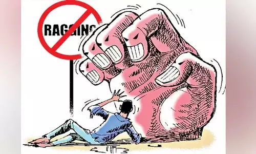 Raging : NCC బ్యాచ్ వికృత క్రీడ.. జూనియర్ల పిరుదులపై కర్రలతో చితకబాది ఆ తర్వాత..