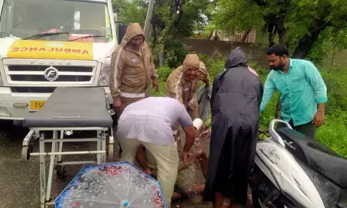 police : వృద్దున్ని కాపాడిన సిరిసిల్ల పోలీసులు..
