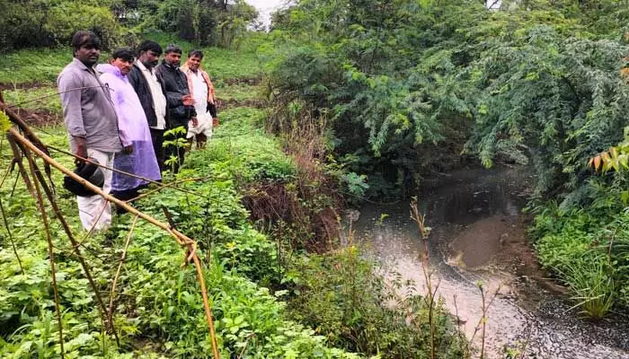 Organics Factory : ప్రజల ప్రాణాలతో చెలగాటం..ఎవరెస్ట్ ఆర్గానిక్స్ ఫ్యాక్టరీ బరితెగింపు Organics Factory : ప్రజల ప్రాణాలతో చెలగాటం..ఎవరెస్ట్ ఆర్గానిక్స్ ఫ్యాక్టరీ బరితెగింపు