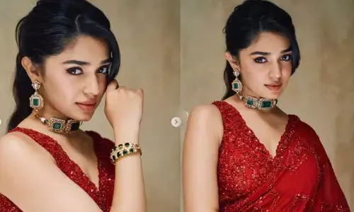 Krithi Shetty: రెడ్ మిర్చీలా తన అందాలతో ఘాటెక్కిస్తున్న కృతి శెట్టి.. ఫొటోలు వైరల్