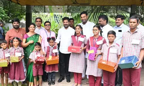 CM Revanth Reddy : ‘విద్యార్థులు ఉన్నత లక్ష్యాలను ఎంచుకోవాలి’