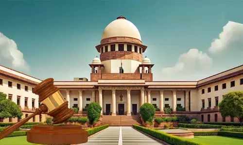 Supreme Court: బెంగాల్, కేరళ గవర్నర్ కార్యాలయాలకు షాకిచ్చిన సుప్రీం కోర్టు.. ఆ విషయంలో నోటీసులు జారీ