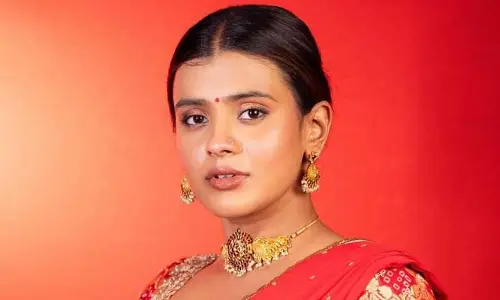 Hebah Patel looks beautiful in saree