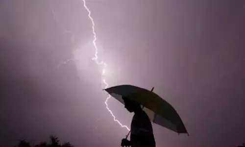 వర్షం పడినప్పుడు ఆకాశంలో మెరుపులు ఎందుకు వస్తాయో తెలుసా?