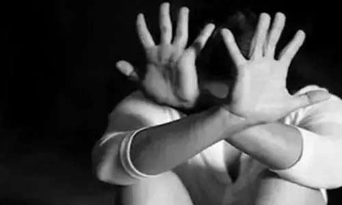 తిరుపతిలో దారుణం.. యువతి ఫొటోలు, వీడియోలు తీసి బ్లాక్ మెయిల్